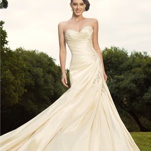SOPHIA TOLLI STYLE #Y11320.    Ivory/Gold